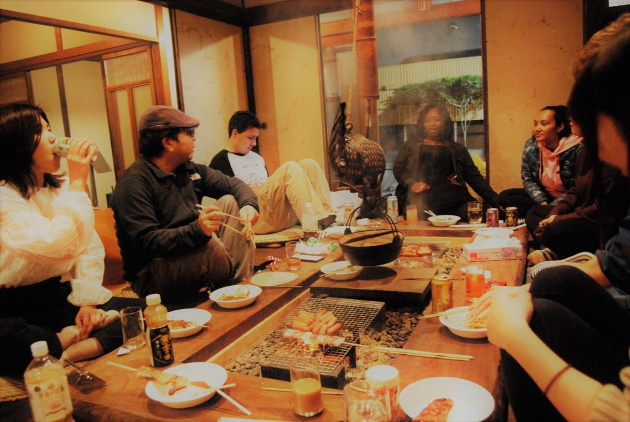 Guesthouse Omoya--全個室--囲炉裏のぬくもりと共にグループの絆を深める古民家宿でゆっくりとした時間を-6名部屋-6名部屋-8名部屋--最大20名-ペット同伴可は一室のみ- 마쓰야마 외부 사진